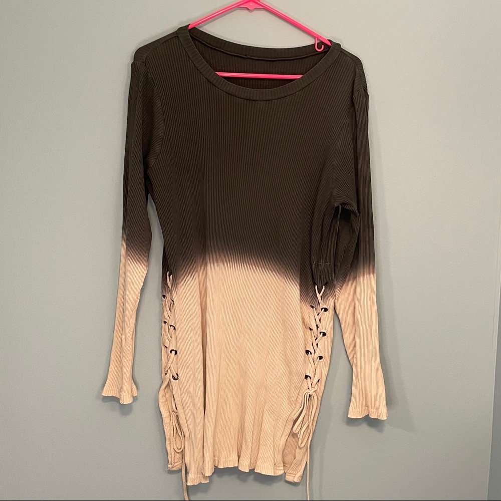 Venus! Tie side blue and cream tunic top! Size medium